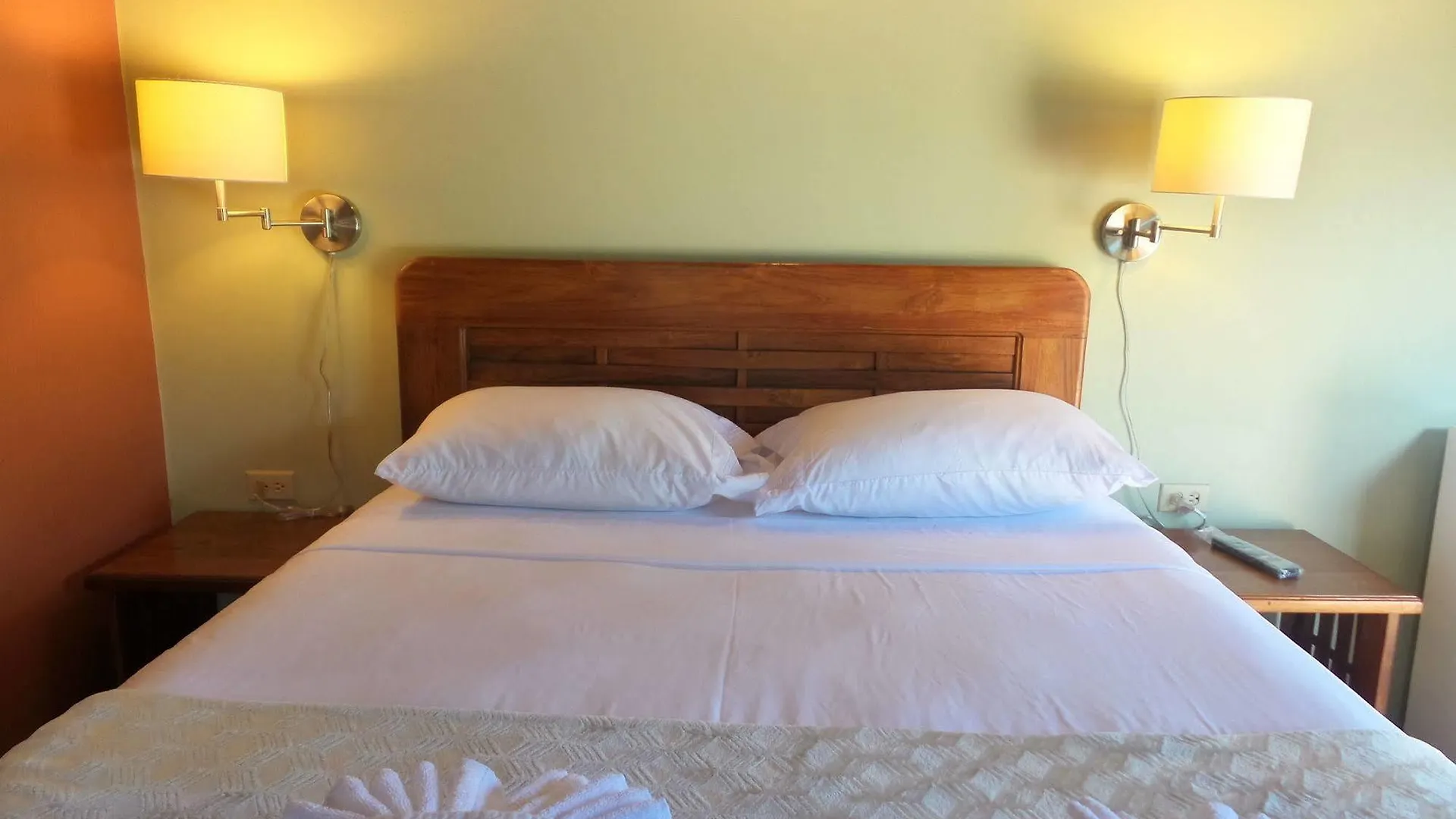 ** Hotel Shepherd Inn Crown Point Trinidad & Tobago